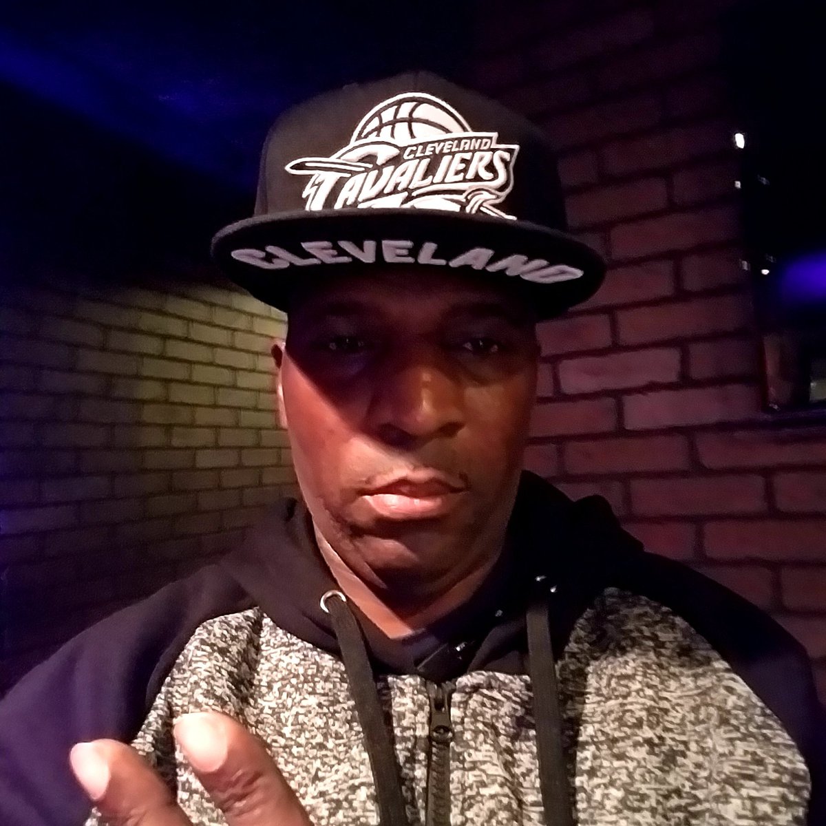 Soulgemz's tweet photo. Soul Gemz Ent. In the studio session #alski #soulgemzent #yungmusa https://t.co/ofJV7tJ1RD