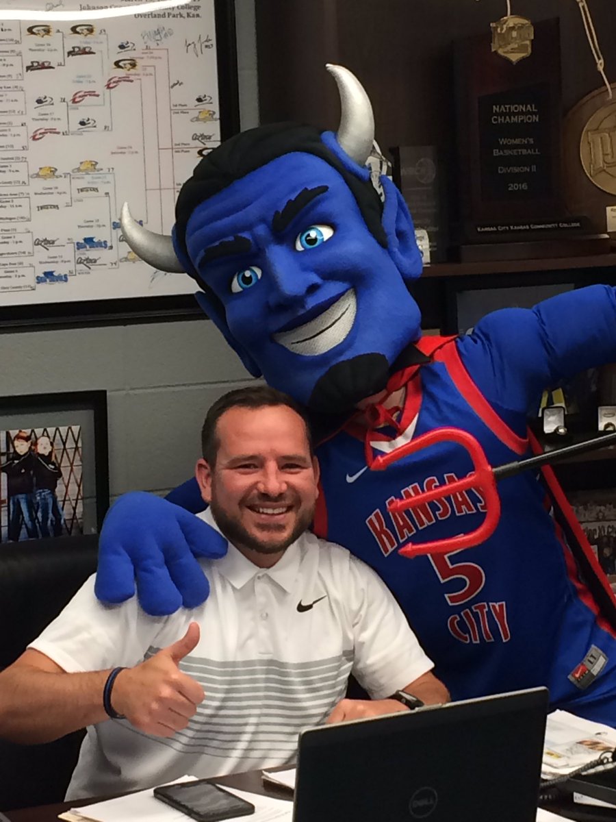 KCKCCAthletics's tweet photo. Our new mascot has arrived!! https://t.co/BnGLA2gG4i
