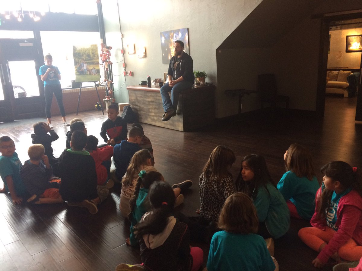 SES_MrsRivas's tweet photo. Best Day Ever at Blakeburn Studios #swelem #cpsreds #bestdayever https://t.co/RzCNy3BHUJ