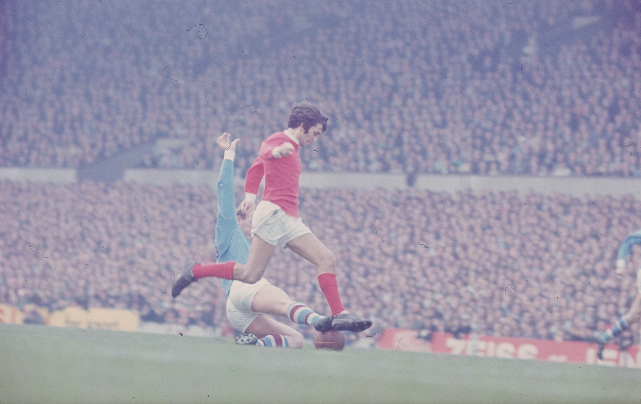 Happy Birthday, one of the greatest.

Pele good, Maradona better, George BEST! 