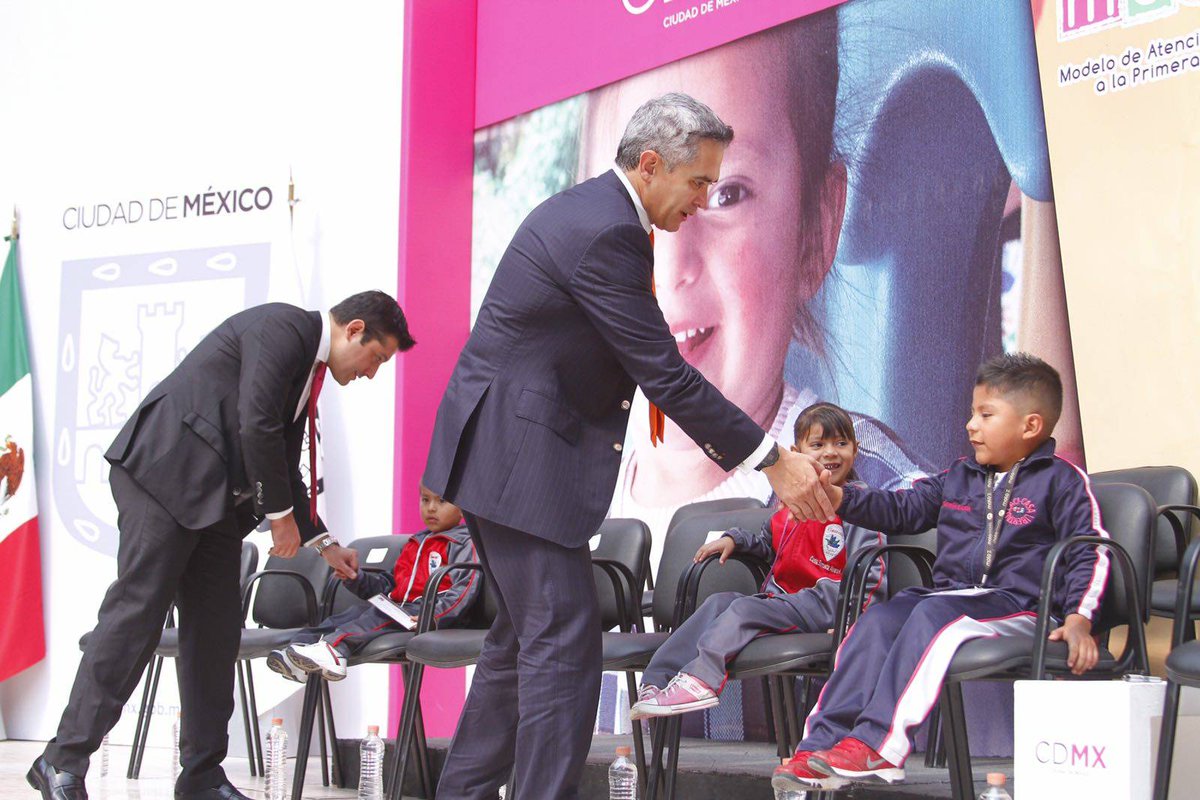 GobCDMX's tweet photo. Por el sano desarrollo de la niñez, presenta el #JefeDeGob, @ManceraMiguelMX, el Modelo de Atención Educativa a la Primera Infancia #MAEPI https://t.co/bnLfGAze37
