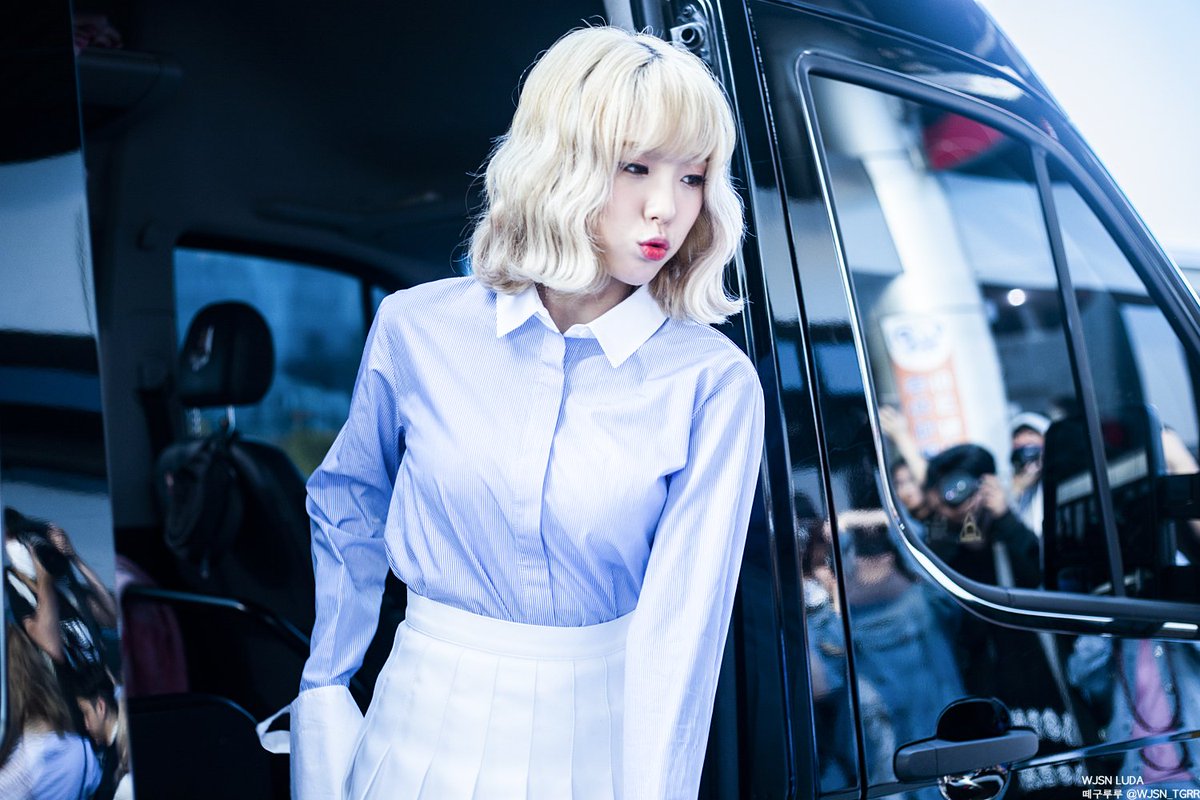 WJSN_TGRR's tweet photo. 170521 김포공항 출국
#우주소녀 #루다 #WJSN #LUDA
@WJSN_Cosmic https://t.co/VXh0v2FKJ4