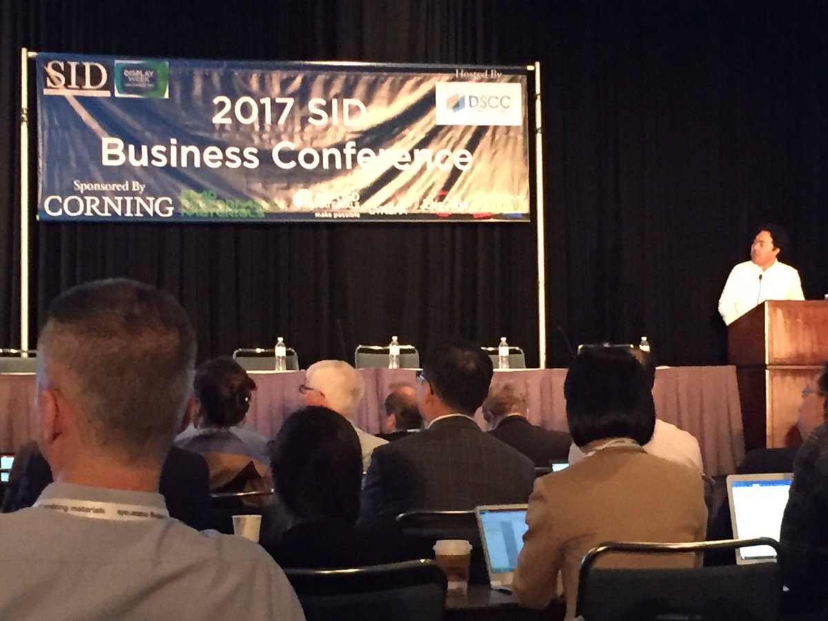 GAFeather's tweet image. Yasuo Nakane of Mizuho Securities detailed assessment of display business #DisplayWeek17.  Samsung 350M handset  &amp;amp; largest display 2017.