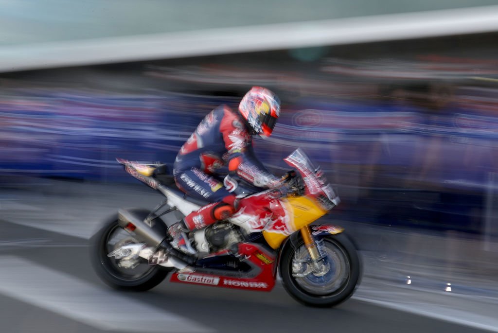 BBCSport's tweet photo. Nicky Hayden - the backyard racer who conquered the world.

Read our profile of "the nicest guy in the paddock".

https://t.co/OfwSefNACZ https://t.co/bA9kRtOEIb