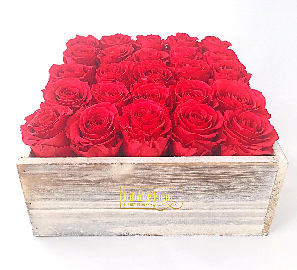 InfiniteFleur's tweet photo. When in doubt wear red! #InfiniteFleur
#SoInfiniteFleur #ArtisanBox #Roses #LuxuryFlowers #RosesThatLastAYear #MondayMotivation #BoxOfRoses https://t.co/Amoxr5J4A6