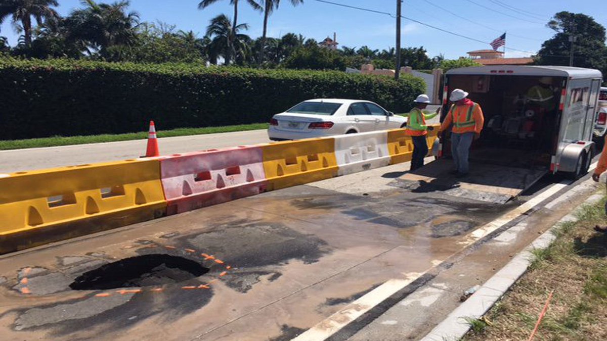 Sinkhole forms outside Trump's Mar-a-Lago Club bit.ly/2qNodyw https://t.co/QGzZn2V68f
