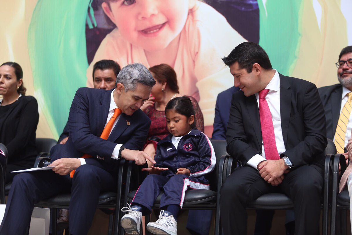 ManceraMiguelMX's tweet photo. En @GobCDMX tenemos como prioridad la política educativa de atender a la primera infancia para garantizar el desarrollo de niñas y niños #mm https://t.co/AH1HCYlrMi