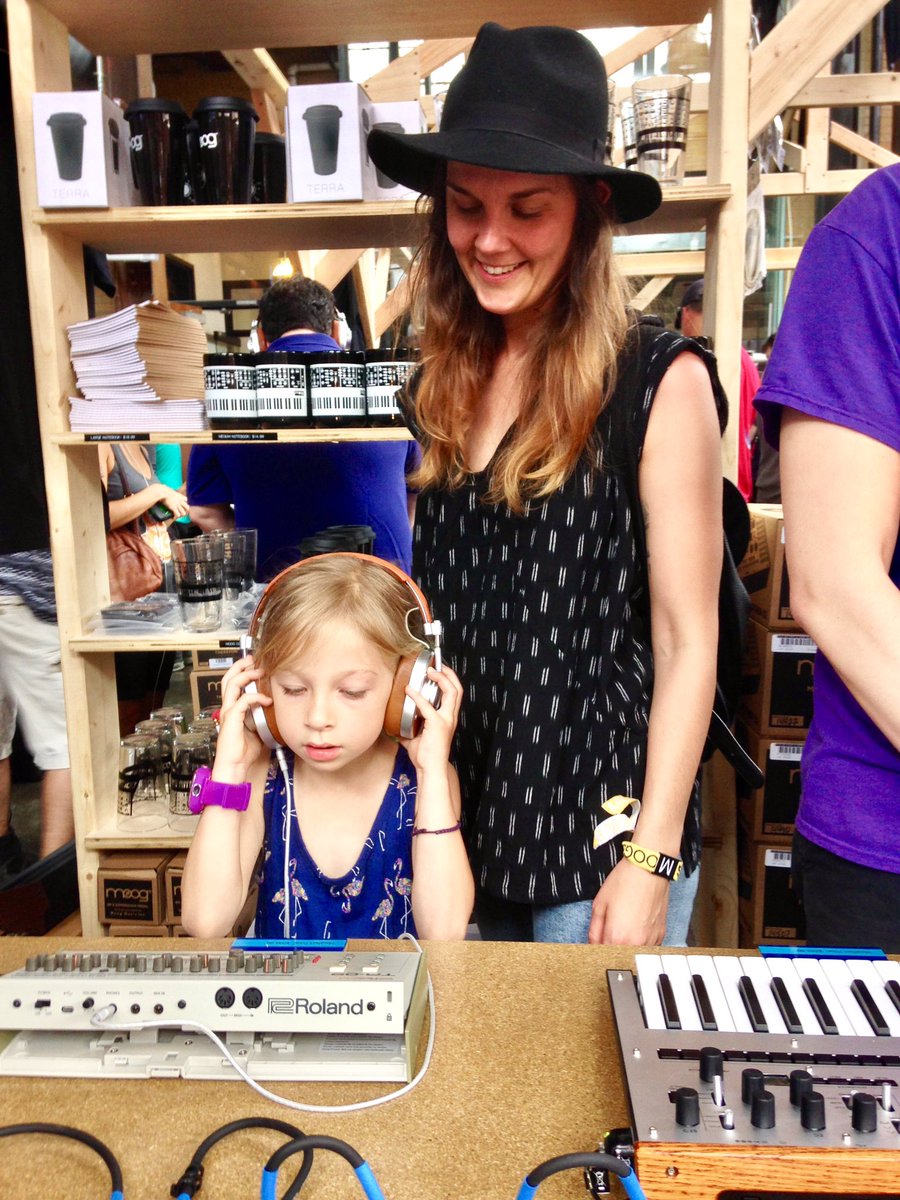 moogmusicinc's tweet image. Teach them well 🎶 

#switchedonkids #moogfest2017