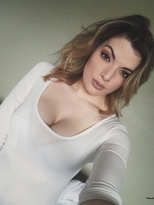 ✌🏻✨✨ https://t.co/kkk5aBPvpI<a href="/tag/birthdaygirl"class="tags"><span>#birthdaygirl</span></a>