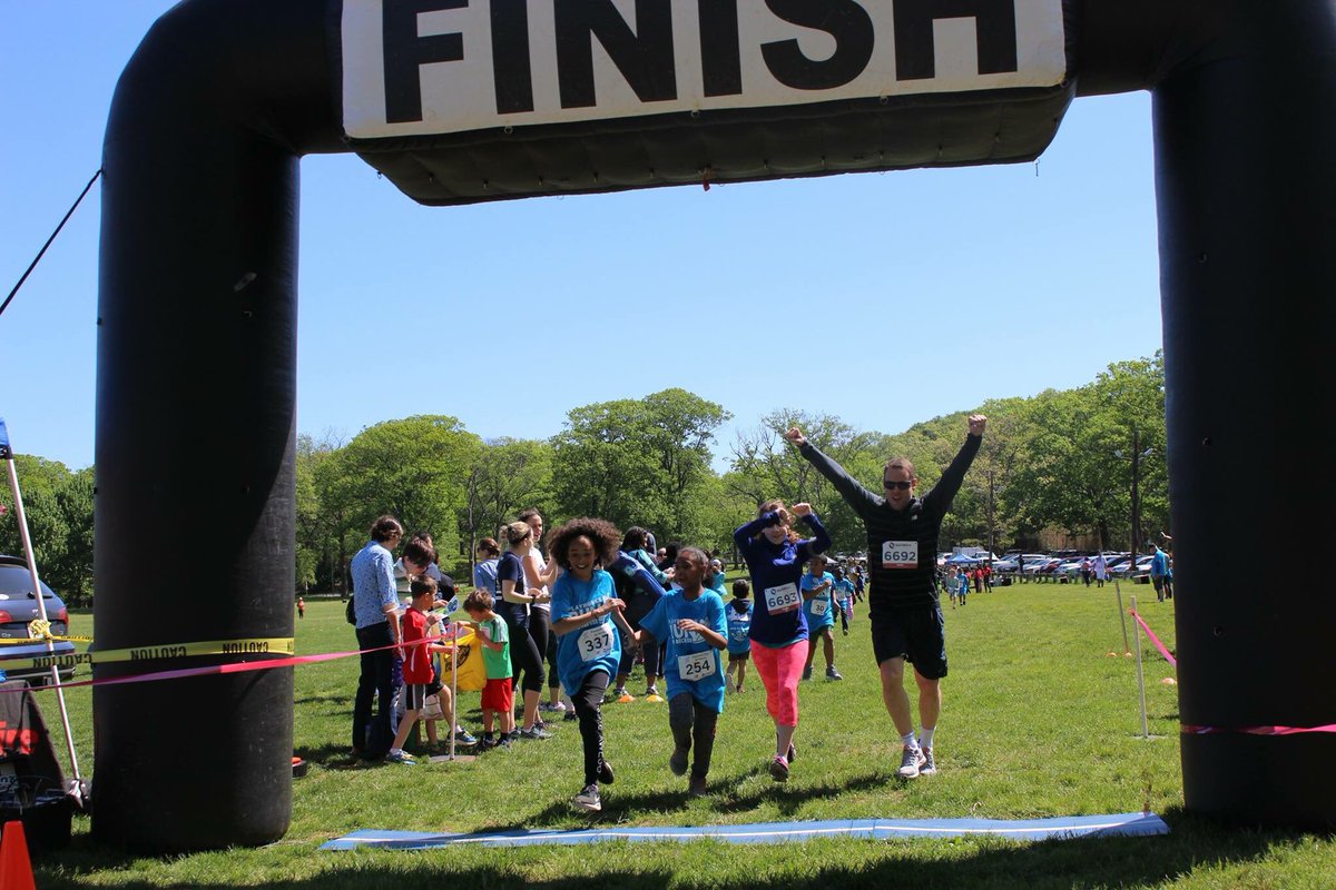 PlayworksNewEng's tweet photo. We had a great time at the #RunforRecess on Saturday! Thank you to those that joined us & to our generous sponsors. #SweatforGood #Playworks https://t.co/MLwcMNCCgL