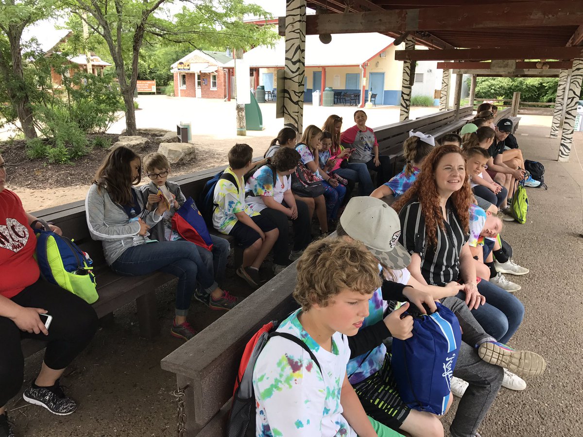 MrFarleyAD's tweet photo. Super fun day at the KC Zoo! #lpsad #lpsleads https://t.co/n4QjnZeok3