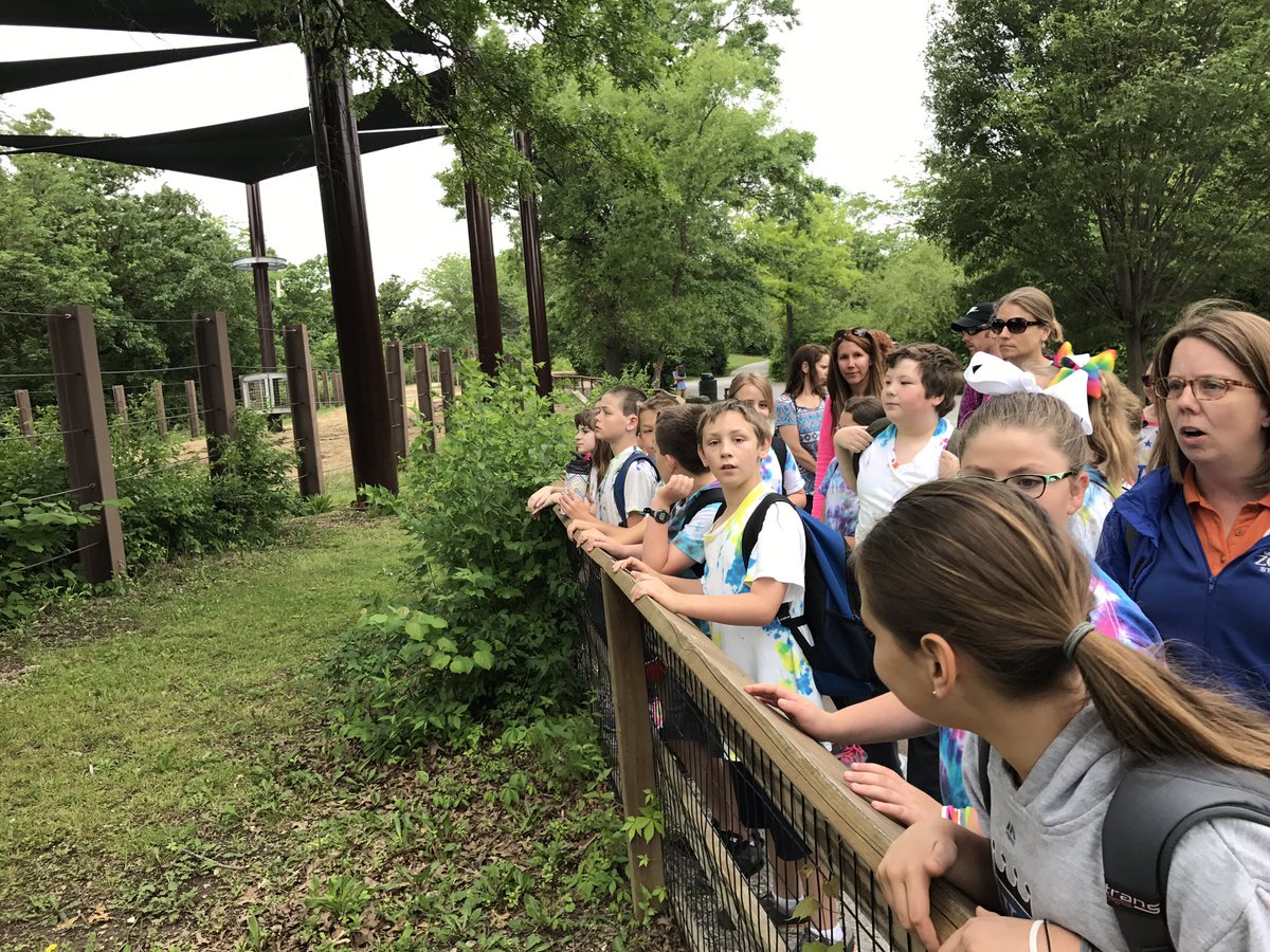MrFarleyAD's tweet photo. Super fun day at the KC Zoo! #lpsad #lpsleads https://t.co/n4QjnZeok3