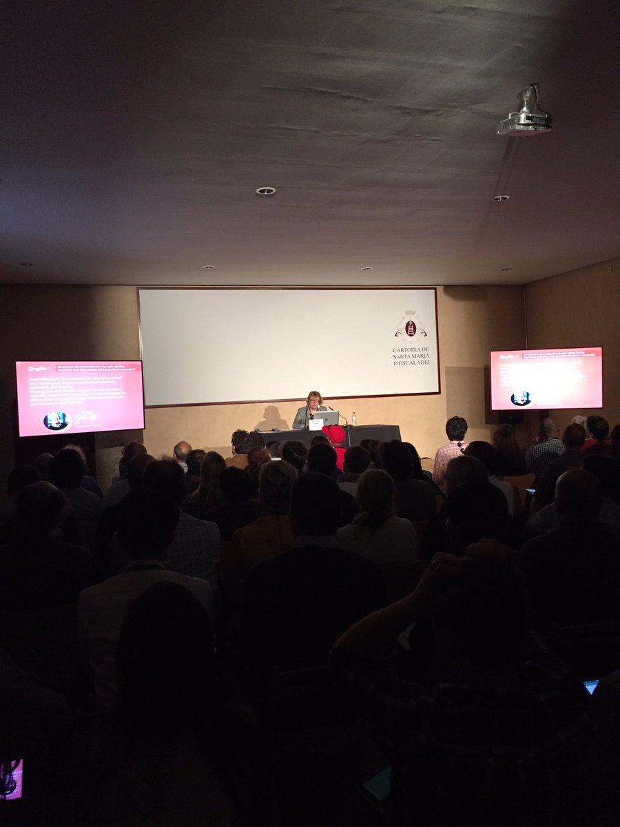 EspaiPriorat's tweet photo. Master of Wine @SJEvansMW reviews #Priorat wine history: from the 12th century up until now #EspaiPriorat17 https://t.co/SrNvXp6YjN