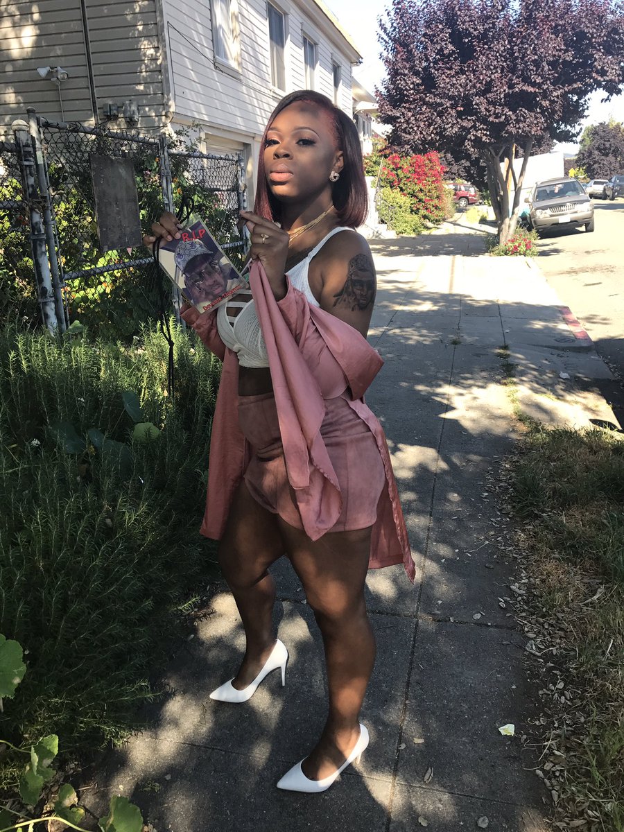 naaaaatasha_'s tweet photo. I enjoyed my birthday 5/20 🎉 #projecttrapper 💕 https://t.co/3aPLqtCFdq