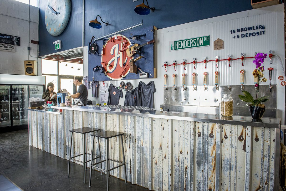 blogTO's tweet photo. Places to buy booze in #Toronto today https://t.co/14PCNMviBr https://t.co/Iy0hiSyn28
