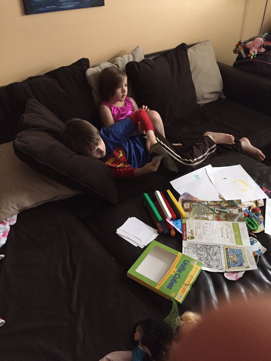 J_M_Lance's tweet photo. They are happy, getting along and sitting on the couch together...something nefarious is going on here #glitteritup #dadlife https://t.co/CmhRnvavNC