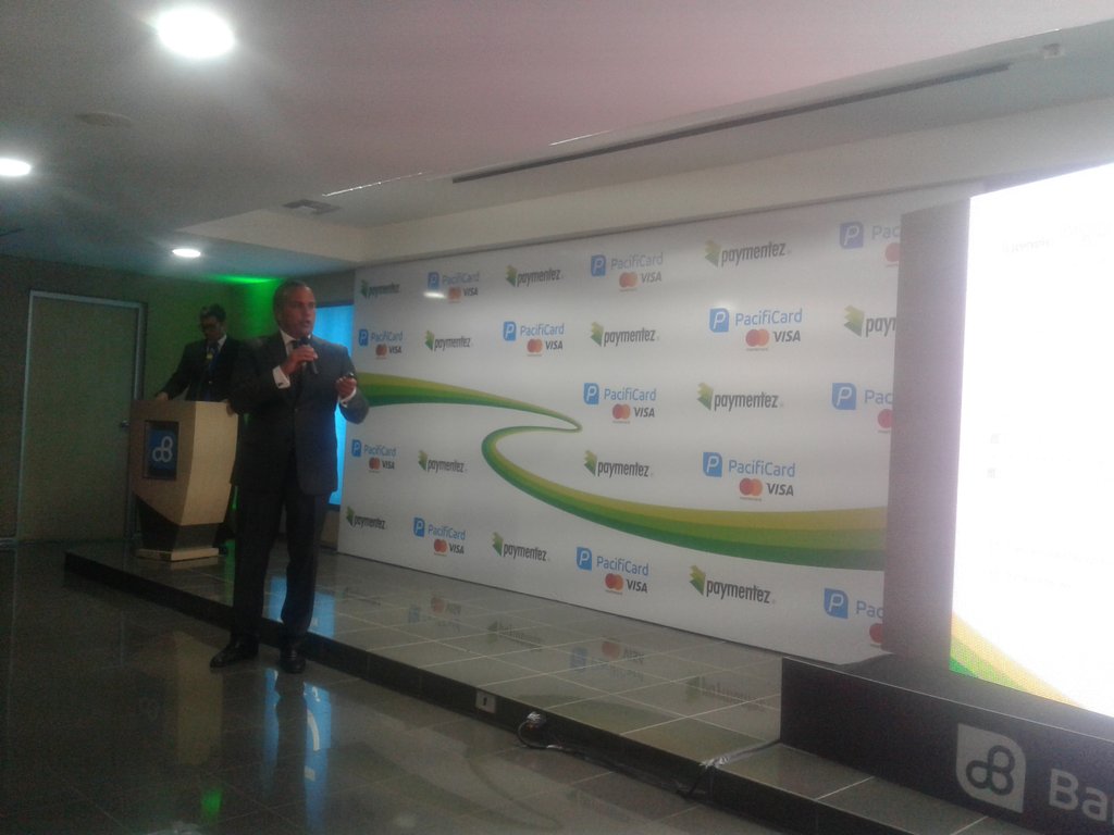 revistzonalibre's tweet photo. Leonardo Otati, director de #paymentez del @BancoPacificoEC en la presentación de la plataforma para #VentasOnLine rápida, segura y fácil. https://t.co/Qv10eDrzus