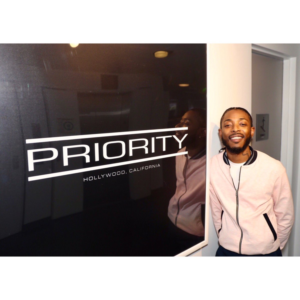 EriGant's tweet photo. #Salute RT @TheBoyIllinois: S/O to my new family @PriorityRecords https://t.co/tdvhs1nnjC