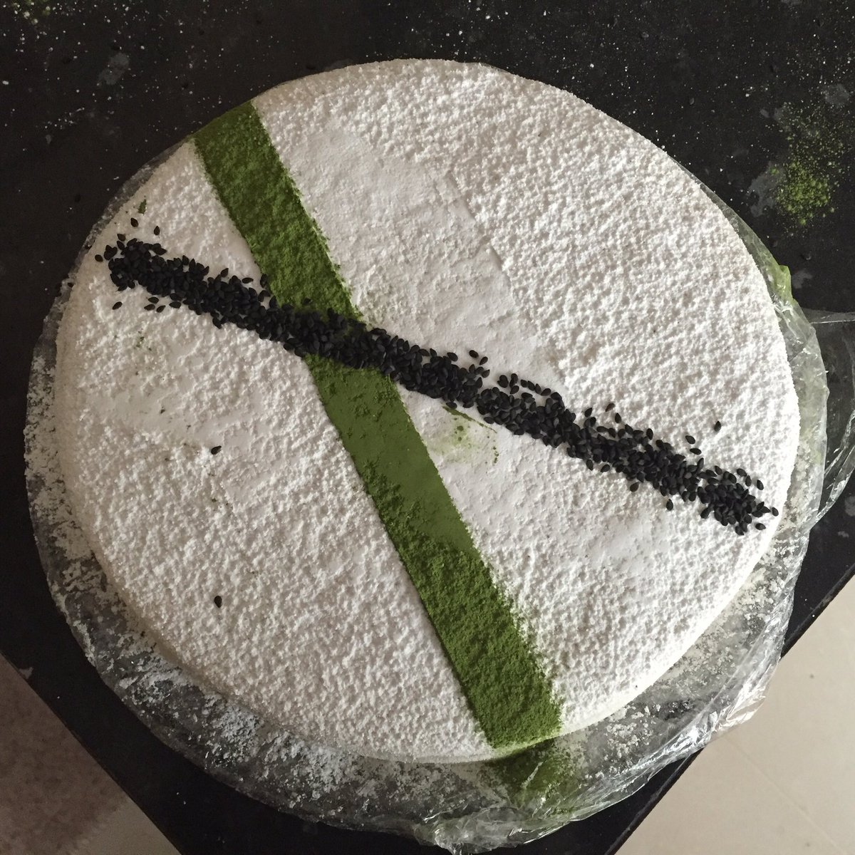 dbleach1803's tweet photo. Possibly my favourite flavour combination #matcha mousse paired with black sesame #cake and marshmallow topping #food #foodporn #harmony https://t.co/JEKQADacGm