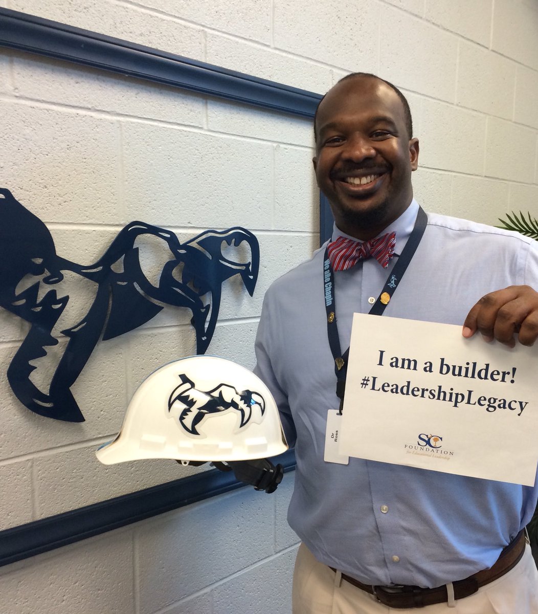 DrRoss_Akil's tweet image. #IAmABuilder of school leaders @SCASAnews @LexRich5 #LeadershipLegacy #WeAreSCASA