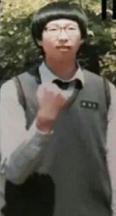 you4die's tweet photo. From a nerd boy to a KING✨ https://t.co/JsgbJIKVfl