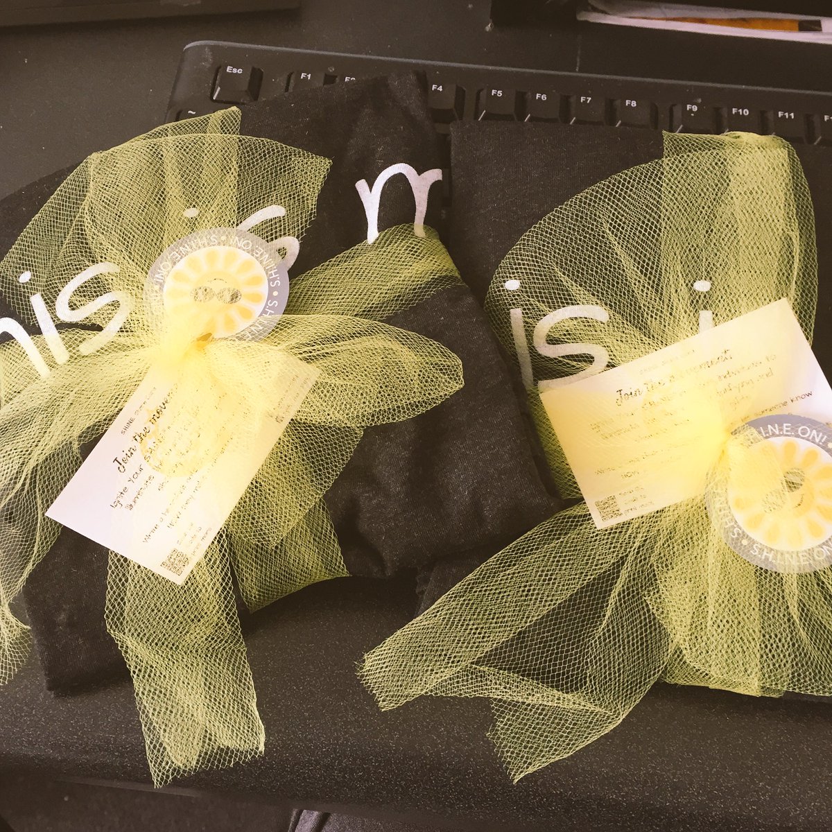 MrsMeganMorgan's tweet photo. Door prizes from @LaVonnaRoth are reasons to #CelebrateMonday #dcsdpln #SummitIsComing https://t.co/vEnXXAwFKc