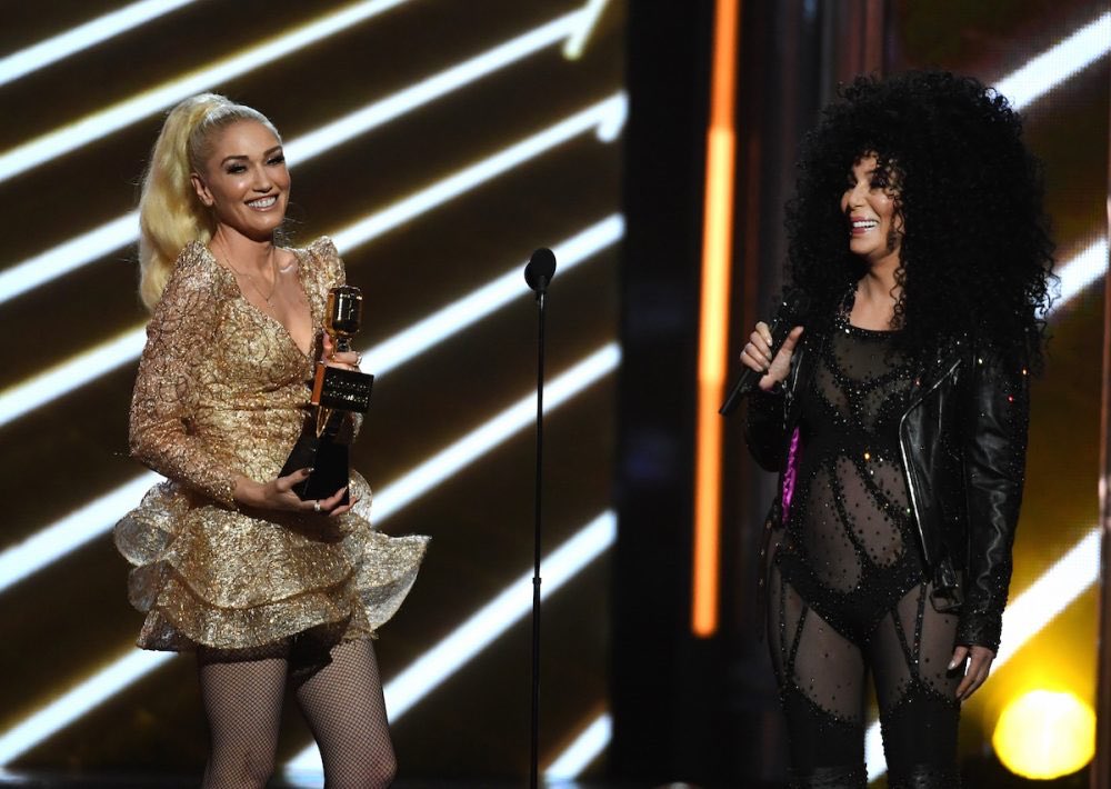 PureDivasUK's tweet photo. Absolutely stunning! And what a well deserved award!! We love you @cher - #Cher #IconAward #ICONCHER https://t.co/0i5nC469V2