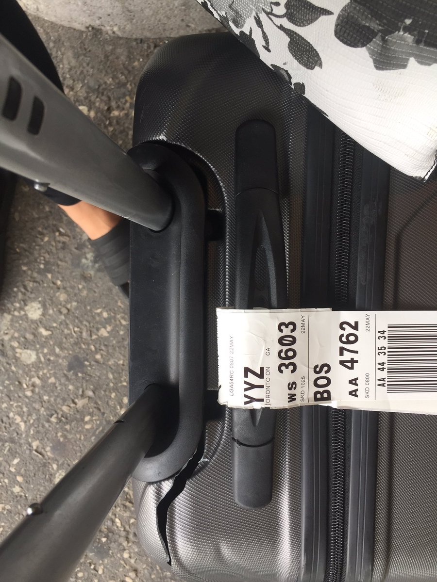 katrinacherys's tweet photo. @WestJet you broke my suitcase. Fix it. https://t.co/FlK8jpOqbB