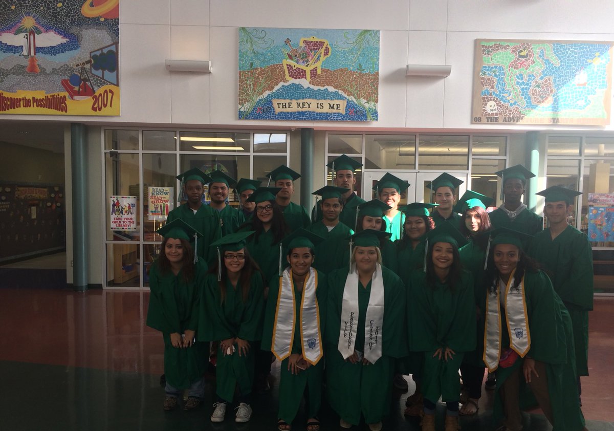 ElementaryMJ's tweet photo. These Seniors opened the school in 2006. Left their mark on our murals and our hearts. Congrats Class of 2017. @LakeWorthISD #LWBelieve https://t.co/OlNTTUTWe7
