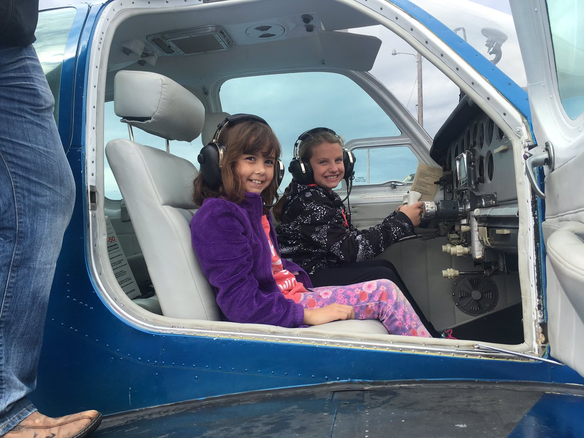 TeamMarshall2nd's tweet photo. Stop #2!! Clinton Airport! #swelem #cpsreds https://t.co/RoMY1Ty8oy