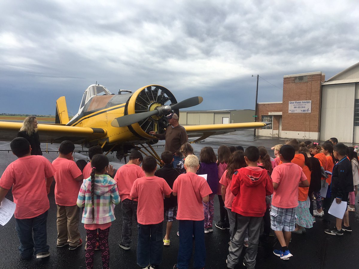 TeamMarshall2nd's tweet photo. Stop #2!! Clinton Airport! #swelem #cpsreds https://t.co/RoMY1Ty8oy