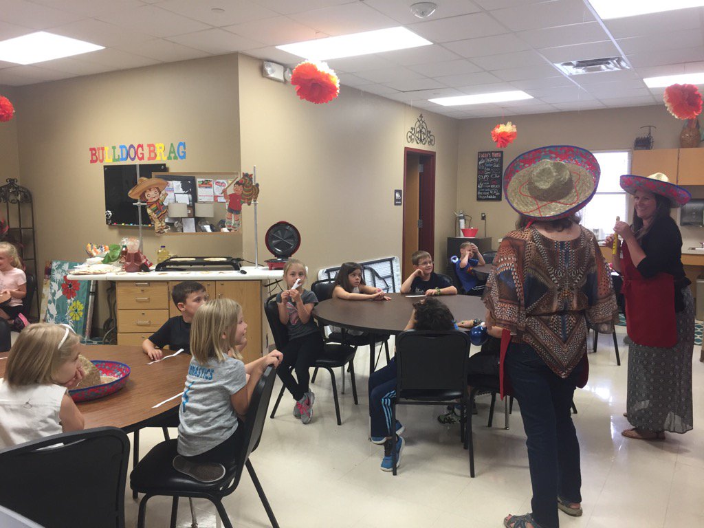 conklin33's tweet photo. Beck University is open! K-1 Cooking with Class @BeckElem https://t.co/7hMdqD0WIH