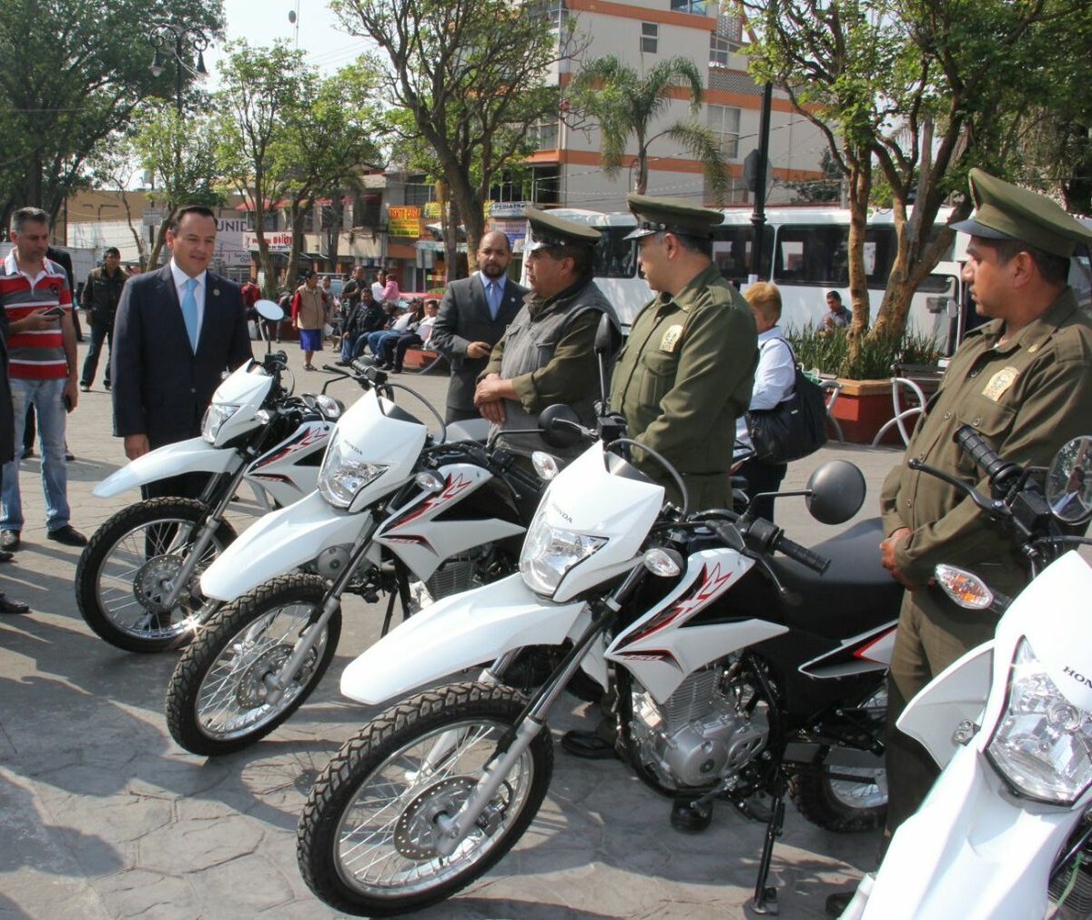 Noe_Alvarado12's tweet photo. Se dotó al grupo de vigilancia del Desierto de los Leones con equipo "Motocross Honda" para reforzar la seguridad de visitantes al Parque https://t.co/FUL75nMLPi