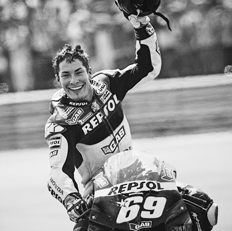 My thoughts are with your family and loved ones 🙏🏻 R.I.P @NickyHayden