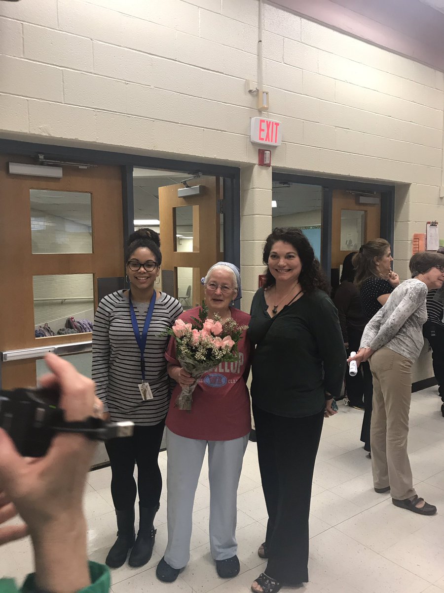 MsShy_teach's tweet photo. Today, Barcroft sent a school-wide thank you to our Volunteer of the Year, Ms. Joan Mulholland!  SHE IS AMAZING! #BRCPride @VPLiaison https://t.co/KNRkR1iHto