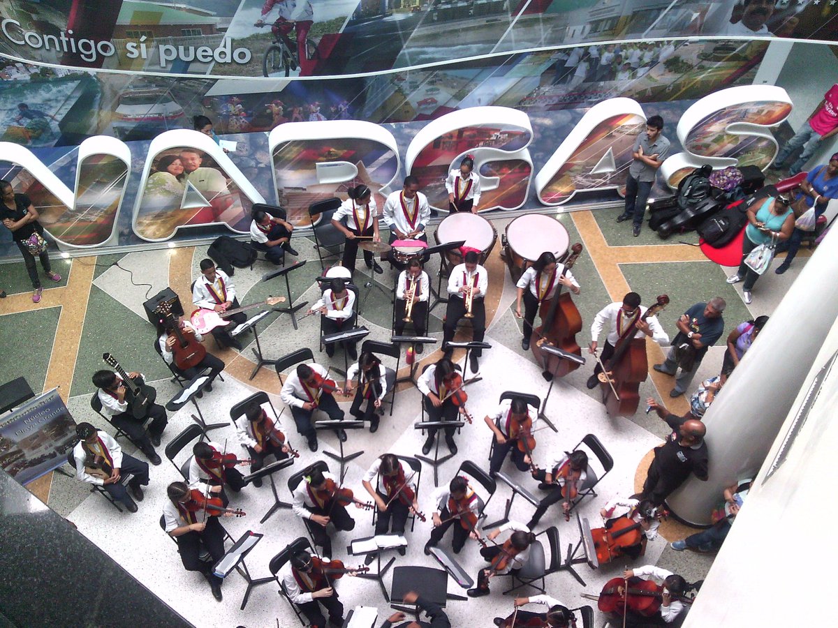 <a href="/NucleoPlayaGde/">Nùcleo Playa Grande</a> <a href="/elsistema/">El Sistema</a> <a href="/elsistemavargas/">El Sistema Vargas</a> @FundaMusicalR concierto del día de las madres en el terminal de Catia la Mar