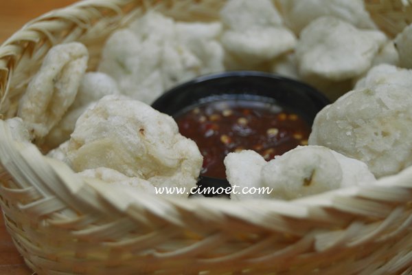 Rujak Cireng Bandung tweet media
