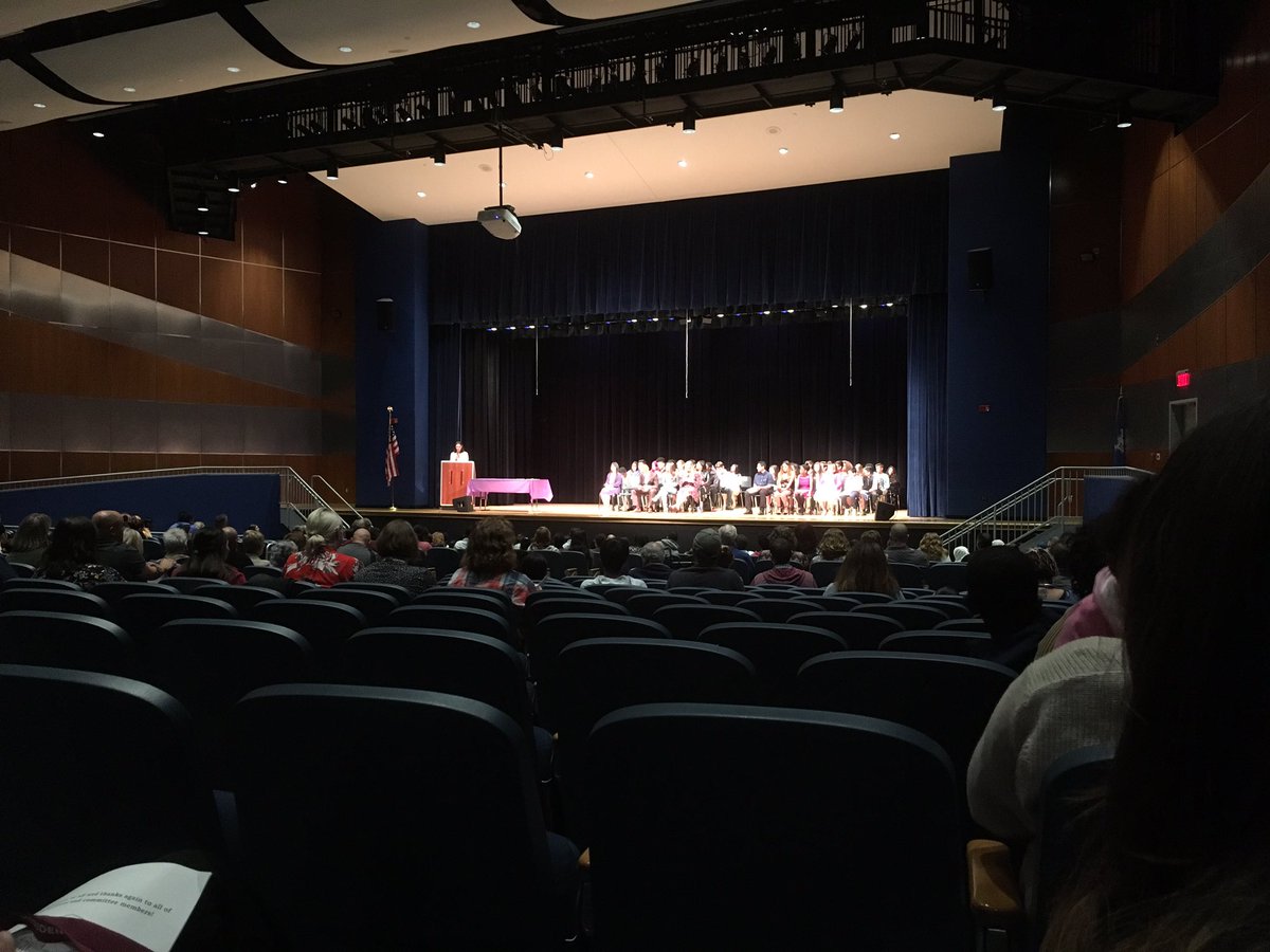 CarrieDePetris's tweet image. Great ceremony, #projectexcel! #herestudentssucceed #mps Congrats, award recipients!