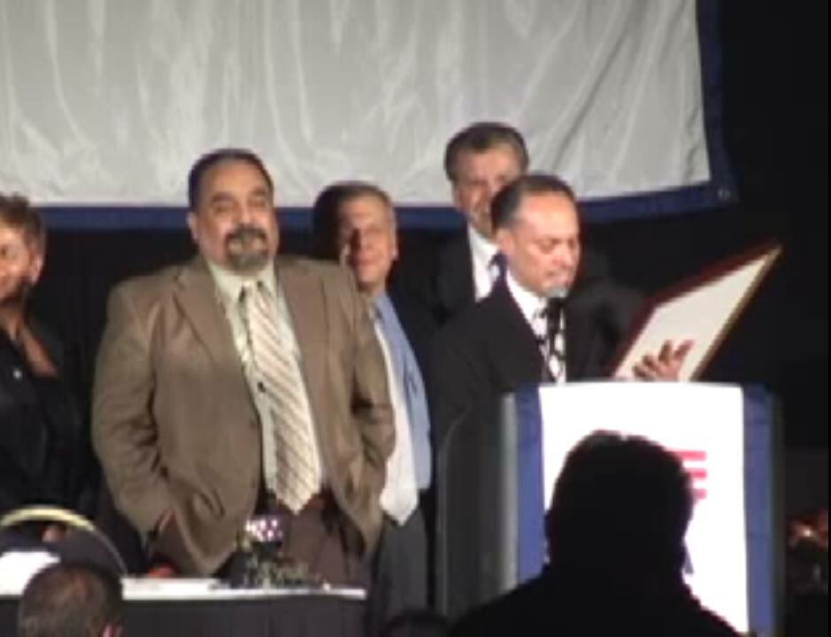 trobledo13's tweet photo. @williecolon y que? #WillieColon #Gusano #VendePatria https://t.co/fbWLfqVgQi