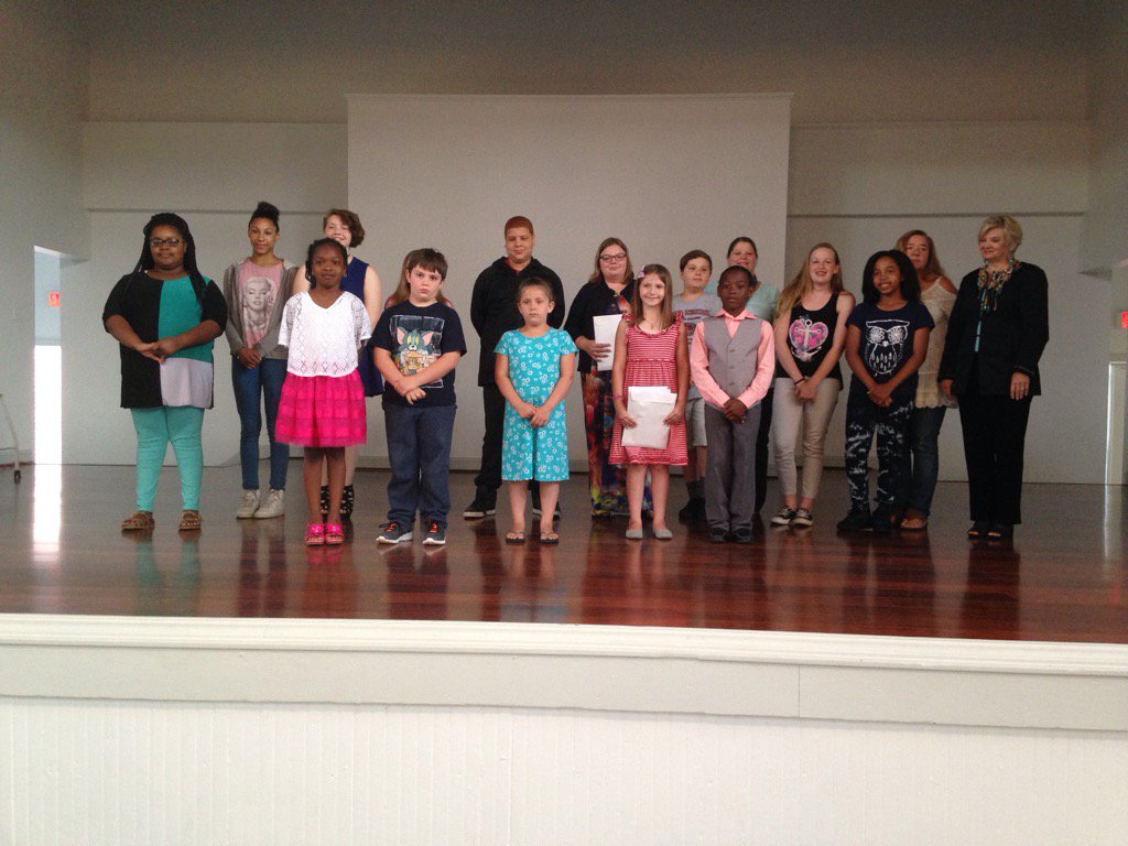 Ajordan04's tweet photo. King and Wueen Friends of the Library Poetry Contest Winners https://t.co/lnlqfmk9mf