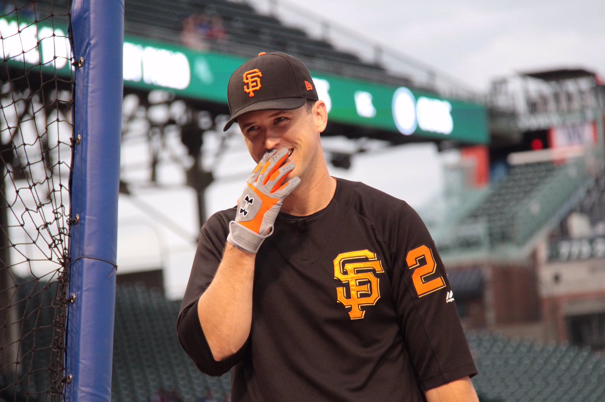 Buster keeping busy.  #SFgiants https://t.co/VMzJzTI1XF