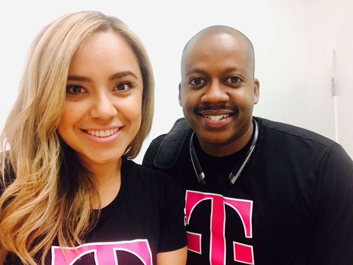 MsMarieDotCom's tweet photo. Always a pleasure to collaborate with my talented peers! #teamone #southandsouthwest #talentexperts #howdfwokdoesit https://t.co/8II1GU0cmg