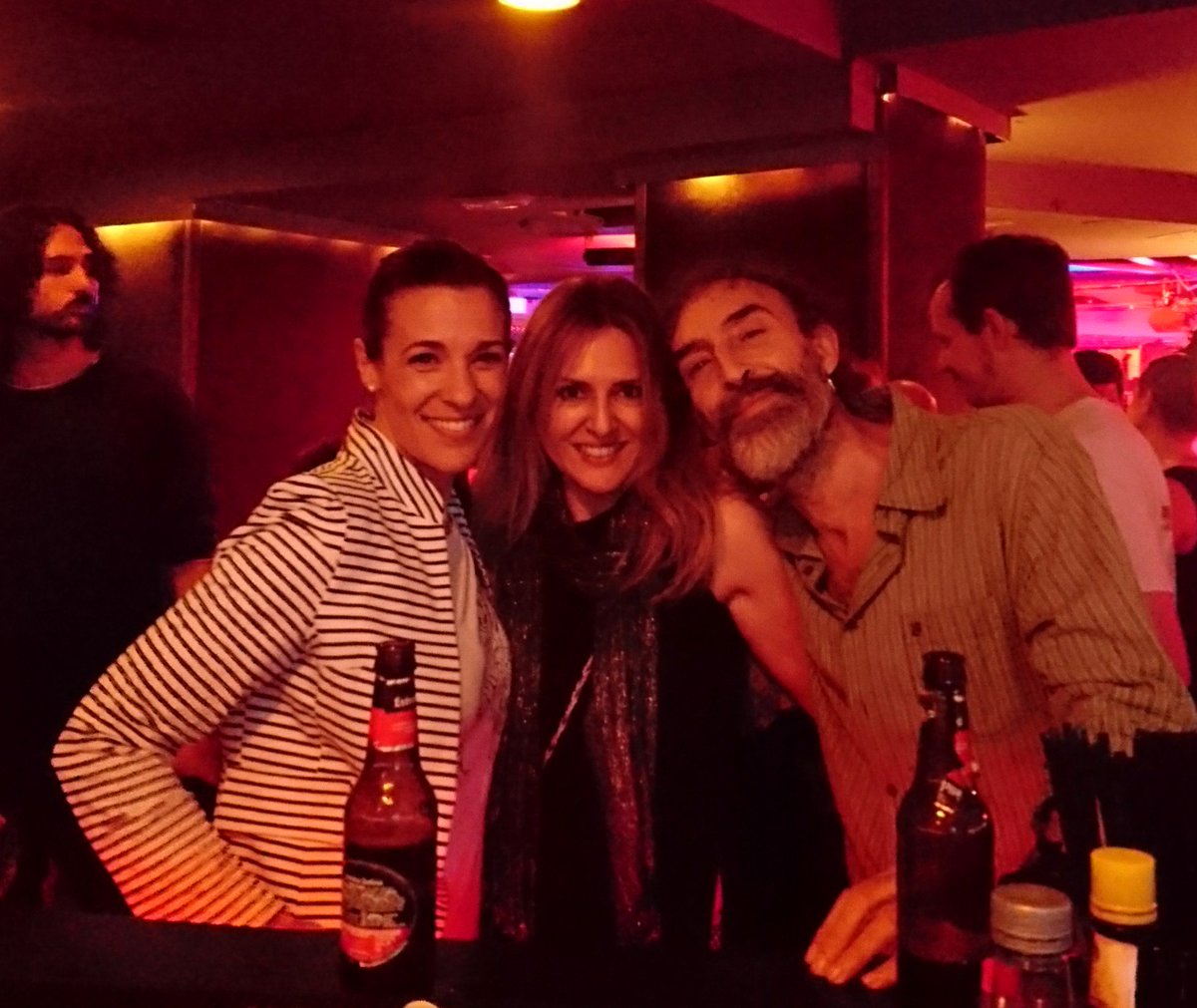 OfeTG's tweet photo. IM-PRE-SIO-NAN #mueblofilia #quévoces #granmusical con @joseferreri Divertidísimo, entre Monty Python y Almodóvar 80', irreverente pero no👌 https://t.co/hvUByM9m3e