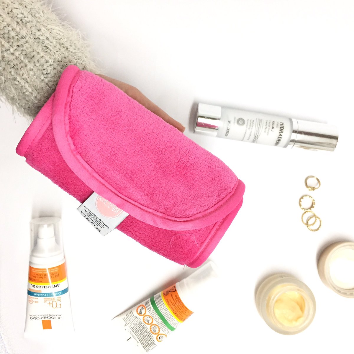 glowfyou's tweet photo. Simples pasos para una piel sana, proteger, hidratar y desmaquillar con GLOW #glowfyou #desmaquillante #makeupremover https://t.co/jXSacyh94a