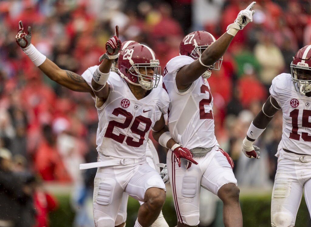 J_Whitt3's tweet photo. #AGTG! WOW! Truly blessed and excited to say I've received an offer from The University of Alabama🐘🐘 #RollTide 🅰️ https://t.co/PMX2GdJ5iz