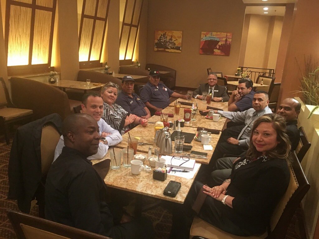 PacificaHost's tweet photo. Associates at the @CrownePlazaROak enjoying a team lunch for #celebrateserviceweek #servicefanatics https://t.co/a4t6cIbcEd