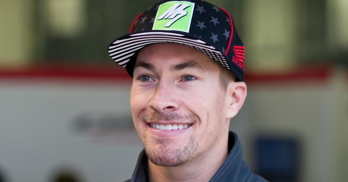 kumparan's tweet photo. Ucapan duka para orang terdekat: "Kami pasti akan merindukanmu, @NickyHayden! @MotoGP @IndMotogp https://t.co/fQKTlCpe7Z https://t.co/0aIya5VDXr