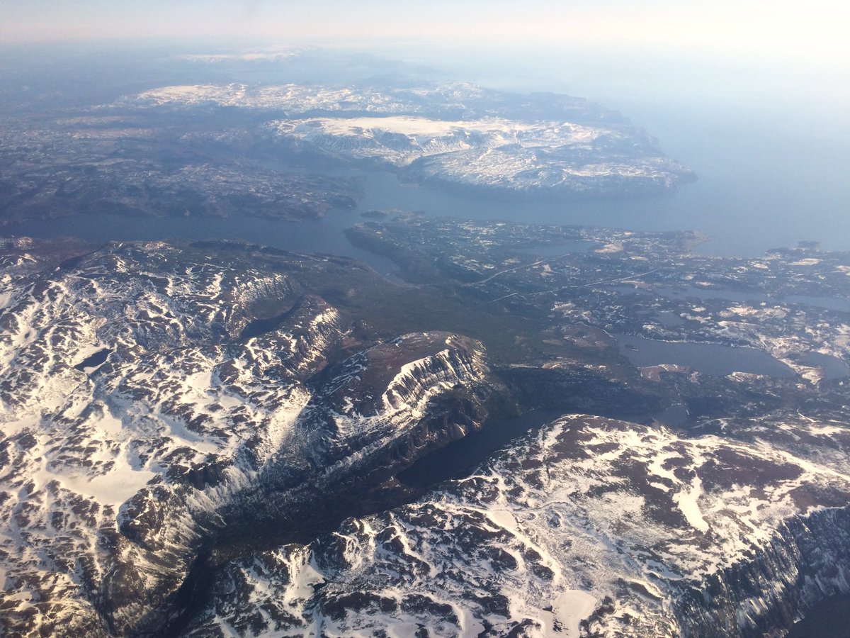 StephenShort_NL's tweet photo. The view from seat 12A on @PALairlines tonight was top shelf! Gros Morne, Ten Mile Pond, Bonne Bay, and Tablelands all in one shot! https://t.co/oxgfHIcso5