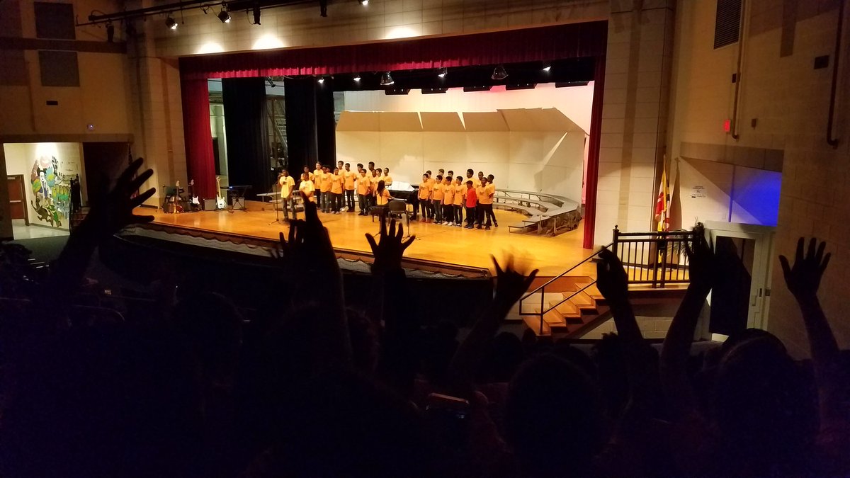 #clementemusicrocks RCMS Men's Chorus is awesome! @RCMSfamily