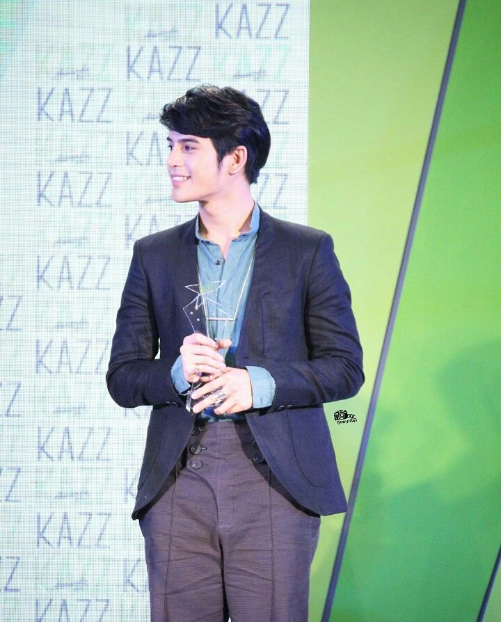 BenzJiClub's tweet photo. รางวัล #kazzawards2017 #หนุ่มวัยใสโดนใจแห่งปี2016 ยินด้วยครับ #เบนซ์จิรโรจน์ #benzji https://t.co/ei4bbZfc9z